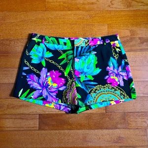 Jennifer Lopez 🌺 Floral Polyester Dress Shorts